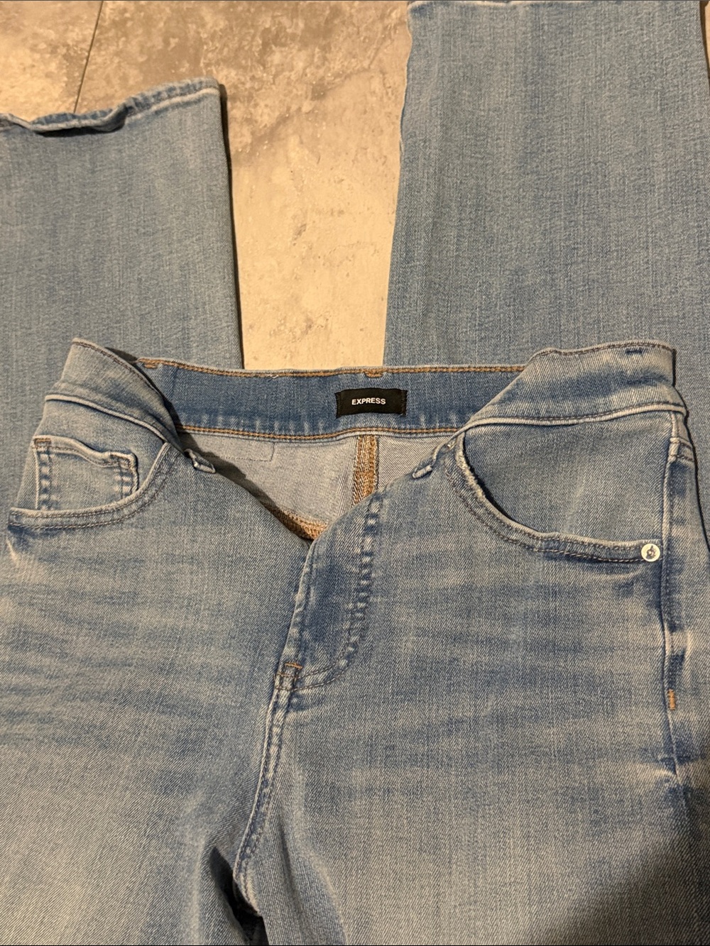 Express Jeans - Picture 2 of 4